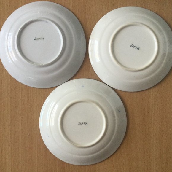 Three Vintage Japanese Porcelain Blue & White Blue Willow 5 3/4” Saucer Plates - Picture 5 of 5